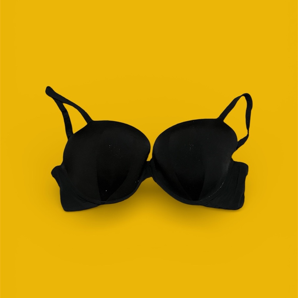 Victoria’s Secret black ‘Body by Victoria’ bra size 36DDD